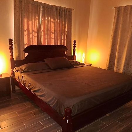 Orange Walk Banyan Rose Room 3 מראה חיצוני תמונה