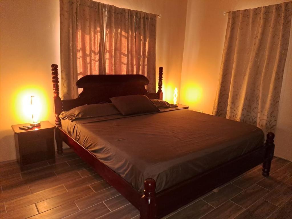 Orange Walk Banyan Rose Room 3 מראה חיצוני תמונה